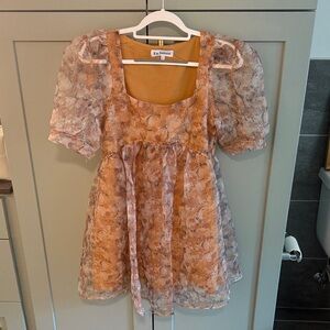 En Saison Brown and Gray Puff Sleeve Dress